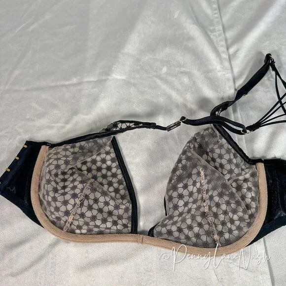 NWT Victoria's Secret LUXE Starburst Unlined Plunge Bra Black - Picture 9 of 9